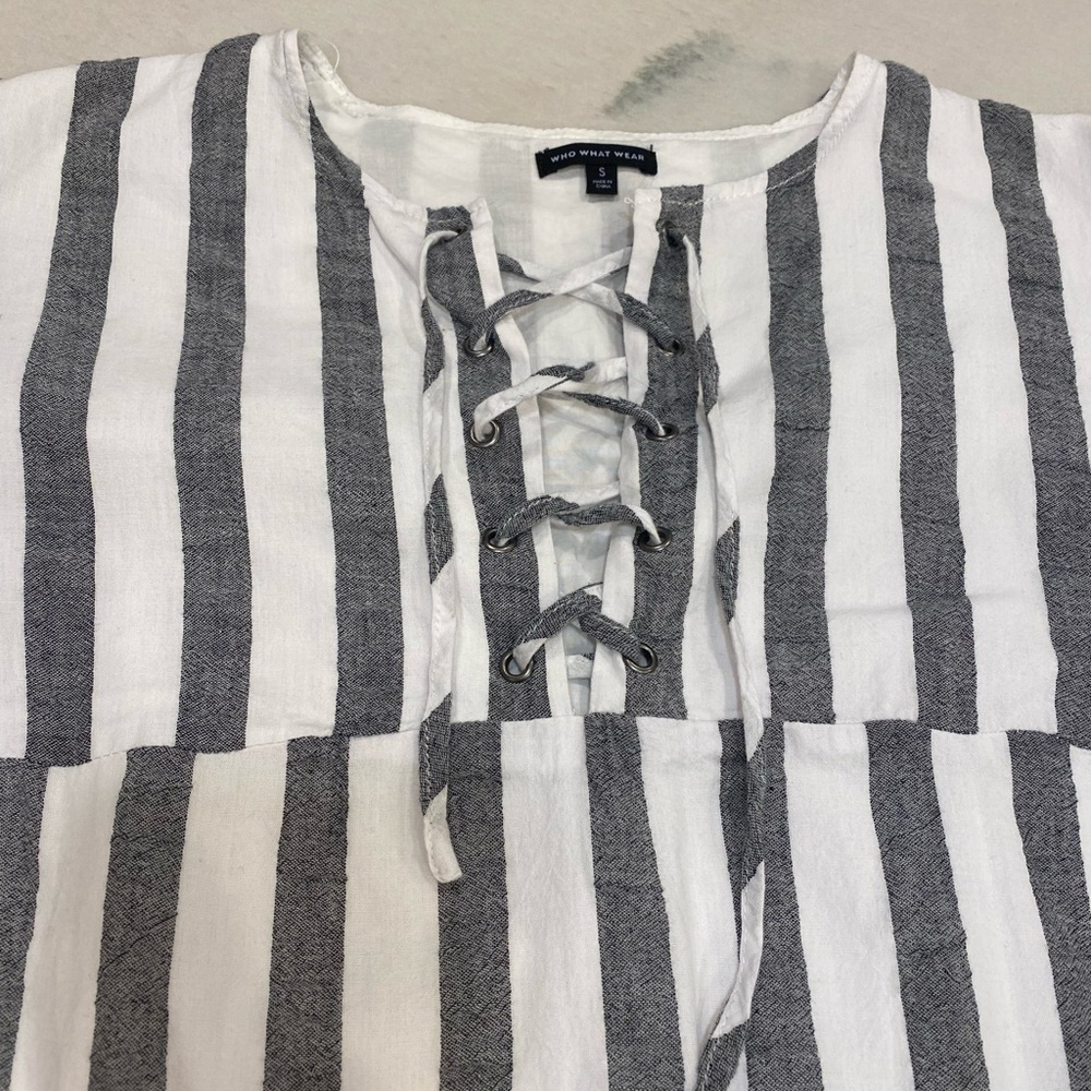 Who‎ What Wear Striped Ruffle Dress size Small Gray White Lace Up - Picture 2 of 11